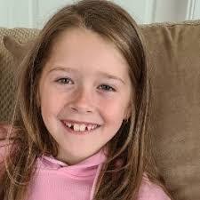 Melanie Metz's Instagram, Twitter & Facebook