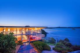 Beautiful Modern Waterfront House From New Zealand By Richard Naish Waterfront Homes Beautiful Homes House Design