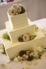 30 Gorgeous Square Wedding Cake Ideas Wedding Cake Fresh Flowers Simple Wedding Cake Bride And Groom Cake Toppers