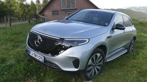 Concurrence Par Tesla Le Mercedes Eqc Peine A Se Vendre