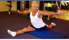 Hilfestellung ist nicht schwierig, aber wenn du wirklich niemanden hast, dann leg dir wenigstens eine sehr weiche matte oder matratze zusätzlich aufs trampolin. Wie Kann Ich Am Schnellsten Und Einfachsten Spagat Lernen Youtube Video Ubungen