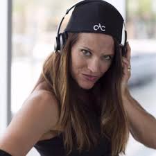 Deanna Kane (@deanna_kane)