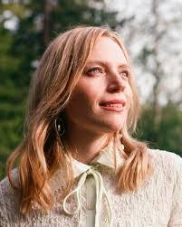 Heidi Stauber's Instagram, Twitter & Facebook