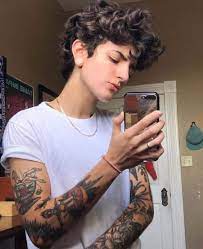 Pin By Samantha Weekly On Mcm Wcw Boy Hairstyles Curly Hair Styles Short Curly Hair