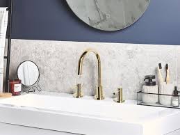 Le mitigeur de baignoire metropol classic, avec ses subtiles détails dorés, apporte une certaine élégance aux salles de bains classiques. Robinet Melangeur Dore Sipi Beliani Fr
