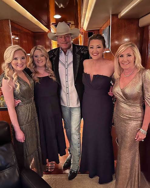 Meet Alan Jackson's 3 Daughters, Mattie, Alexandra and Dani