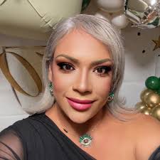 Anyone that can do a couples photo shoot in McAllen? and your prices 😊