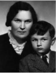 Marec 1936, praha) je český dramatik, scenárista, režisér, herec, textár, spevák a komik. Celebwiki Cz Zdenek Sverak