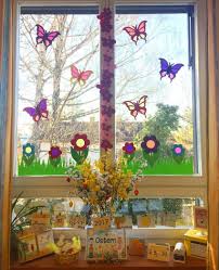 Fruhling Im Klassenzimmer Basteln Fruhling Fensterdeko Fensterdeko Fruhling Grundschule Fruhling Kunst