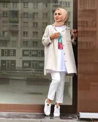 Hijab Styles 797559415243249799 L Image Contient Peut Etre Une Personne Hijab Styles 7975594152432 Di 2020 Model Pakaian Remaja Pakaian Islami Pakaian Modis
