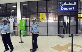 Autre forme du thème : Maroc La Fiche De Police Que Les Voyageurs Devaient Remplir Supprimee