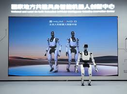 慧思开物全局调度，北京人形推出全国首个全自主无人化导览解决 ...