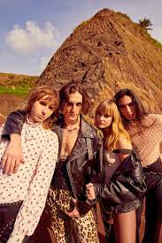 Måneskin (danish for 'moonlight') is an italian rock band formed in rome in 2016. Maneskin Rock Im Park 2022
