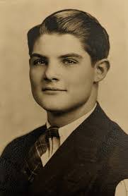 Arnold Kemp's Instagram, Twitter & Facebook