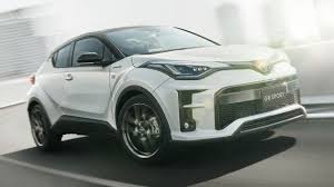 toyota c hr facelift gets manual gr sport in japan 車 ハイブリッド