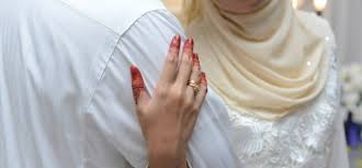 Cara melamar seorang perempuan menurut islam. Cara Menyikapi Seseorang Yang Datang Melamarmu Ldii Provinsi Lampung