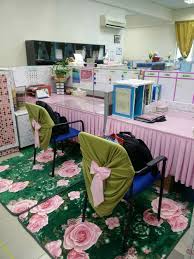 Look through examples of guru translation in sentences, listen to pronunciation and learn grammar. Siakap Keli Selalu Hias Bilik Darjah Jer Sekali Sekala Facebook