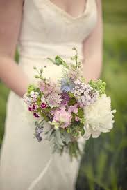 Vibrant flowers are starting to bloom, leaving you with endless options when it comes to your wedding flowers. Choose Seasonal Blooms For Your Spring Wedding The Natural Wedding Company The Natural Wedding Company