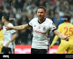 Beşiktaş celebrating in the 20172018 Champions League resmi