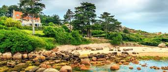 If you're looking for free jigsaw puzzles to play, look no further than these five websites. Brittany Beach House France Jigsaw Puzzles Jigsaw Puzzles Online Jigsaw