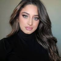 Lissette Velez's Instagram, Twitter & Facebook