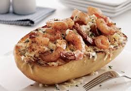 Recette Courge Spaghetti Aux Crevettes Et Petoncles Recipe Food Food And Drink Creative Food