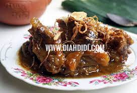Empal gentong termasuk masakan tradisional khas kota cirebon dengan rasa milik gulai. Diah Didi S Kitchen Tips Mengolah Daging Untuk Anak Anak