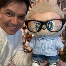 Alexander James Jaucian, the administrator of Bicol Central Academy (BCA)  who ordered the burning of the bags of Grade-12 students for not obeying a  no-bag policy, has apologized.