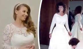Bindi irwin said yes to the dress. Bindi Irwin Finds A Wedding Dress Similar To One Worn By Her Mother Daily Mail Online
