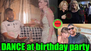 Fans recently spotted Taylor Swift's noticeable injury in photos with Travis  Kelce – Is she suffering from something? -baro https://ukgets.com/fans- recently-spotted-taylor-swifts-noticeable-injury-in-photos-with-travis-kelce -is-she-suffering-from ...