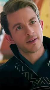 Fiyero Jonathan Bailey Hand