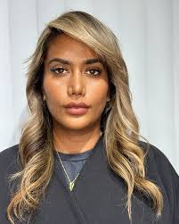 Good morning, blonde beauty! Let's keep those gorgeous tones vibrant and  radiant. Whether you're going for icy cool or sun-kissed warmth, we've got  the perfect touch for you. See you at the