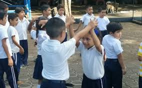 Dec 12, 2017 · el festival de la luz, el carnaval, la teletón, el tope, los festejos populares de zapote son los principales centros de celebración popular, pero en cada comunidad hay también sus eventos oficiales de fiestas tradicionales, en los que generalmente hay atronadores juegos de pólvora y fuegos artificiales. Como Se Promueven Los Juegos Tradicionales Desde Las Escuelas En Nicaragua