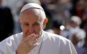 La crisis de salud del Papa Francisco provoca oraciones de miles de  personas