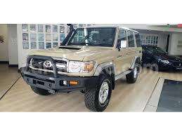 Tunatoza ada za chini kabisa za huduma kwa wateja wetu na hakuna ada zilizofichwa. Nunua Ilio Tumika Toyota Land Cruiser Brown Gari Ndani Ya Mutare Nchini Manicaland Carmusika