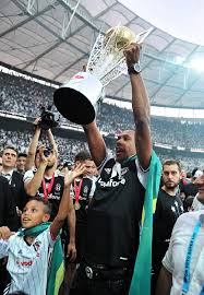 Beşiktaş'ın şampiyonluk sayısı, beşiktaş şampiyon kaç, beşiktaş kaç kere şampiyon oldu, beşiktaş lig sayısı, beşiktaş lig şampiyonlukları listesi. Besiktas Sampiyonluk Kupasini Aldi Foto Galeri Foto Spor