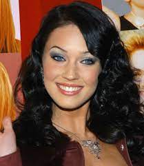 For a bit of coverage under her eyes, i used nars. Megan Fox Makeup Pictures Megan Fox S Best Hair And Makeup Looks