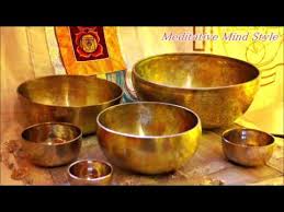 Bol Chantant Tibetain Bronze Egalement Appele Le Bol Des 7 Metaux Ils Sont Fabriques Et Accor Bol Tibetain Bol Chantant Tibetain Meditation Pleine Conscience