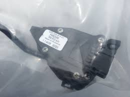 Salah satu komponen yang kerap kali hilang adalah transponder. Proton Savvy Accelerator Pedal Sensor