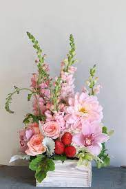 25 Beautiful Summer Flower Arrangement Ideas To Add Color For The Season Summer Flower Arrangements Flower Arrangements Simple Spring Flower Arrangements