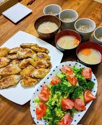 10歳の男の子が作った家族4人分の夜ごはんに驚き！「これはすごすぎる」「レベルが違う」との声が続出