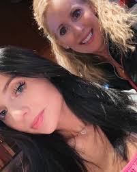 Tammy Armstrong's Instagram, Twitter & Facebook