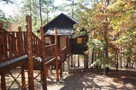 A Tiny Town In Arkansas Eureka Springs Is Full Of Whimsical Treehouses Tree House Eureka Springs Arkansas Vacations