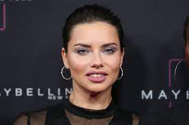Photogallery of adriana lima updates weekly. Adriana Lima Wasn T Alone On Valentine S Day