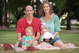 Portrait Posing Tips How To Help People To Relax And Take Better Photos Posing Tips Take Better Photos Cool Photos