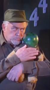 Sabían que nuestro querido @moisessuarezoficial es la pájara peggy? 👏👏👏  #donarturo