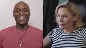 She was born with the name julie bowen luetkemeyer on the 3 rd of march in 1970 to suzanne and john. Bawlmerese Part Of New Video Featuring Lance Reddick Julie Bowen