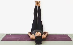 Sie wiegt nur etwa ein kilogramm und ist eine leichte, dünne und tragbare reisematte, die speziell für anfänger entwickelt wurde. 7 Einfache Yoga Ubungen Die Immer Jedem Guttun