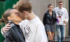 Cindy Crawford's son Presley Gerber has a passionate kiss with new  girlfriend on a walk in Manhattan | Daily Mail Online
