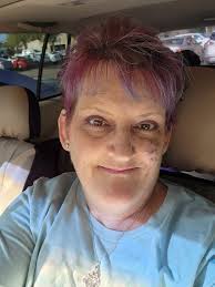 Hi Everyone! I am Eevie, 31, from Boston MA USA and I am a preschool  teacher. Would love to make a new friend, learn more about Korean culture,  and begin learning Korean!